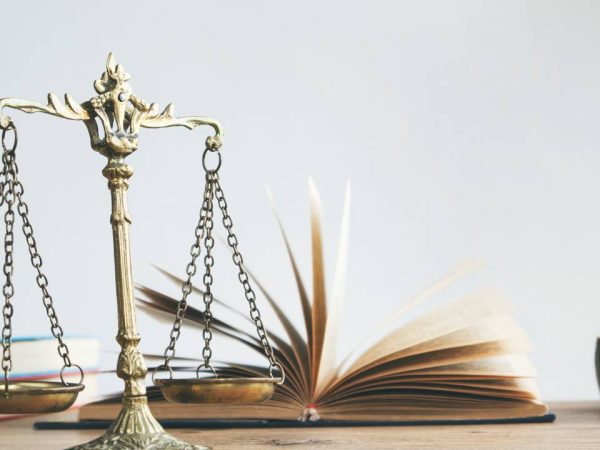 5 Ways a Construction Law Firm Protects Your Project From Legal Pitfalls